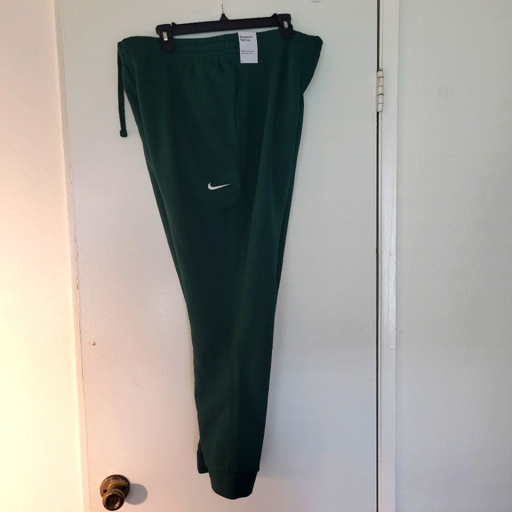 Nike standard fit taper leg joggers